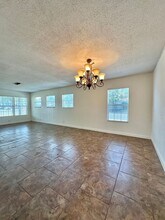 2420 W Ave L in San Angelo, TX - Foto de edificio - Building Photo