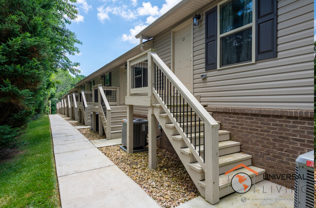 Rockingham Townhomes in Johnson City, TN - Building Photo - Building Photo