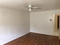 9306 Longstaff Dr photo'