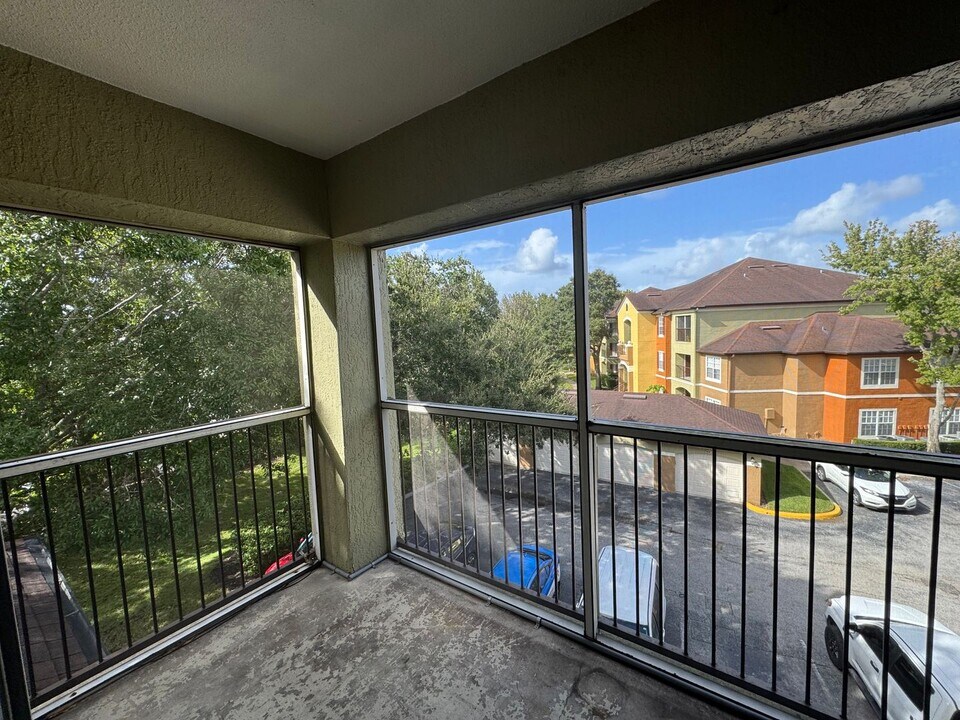 700 Crest Pines Dr in Orlando, FL - Building Photo