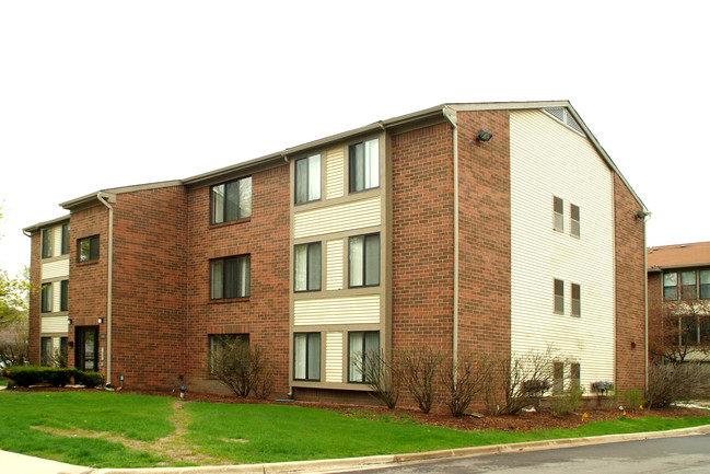 Devon Square Apartments in Ferndale, MI - Building Photo - Building Photo