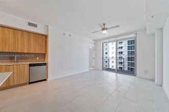 2150 N Bayshore Dr, Unit 1107 in Miami, FL - Building Photo - Building Photo