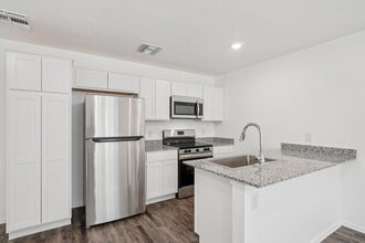 12570 N Cotton Ln in Surprise, AZ - Building Photo - Building Photo