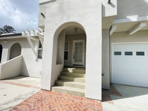 142 Laurel Ave in Millbrae, CA - Foto de edificio - Building Photo