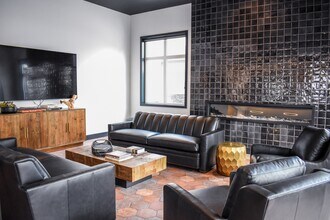 Manor Way in Everett, WA - Foto de edificio - Building Photo