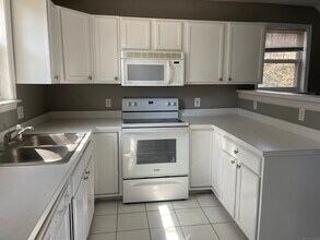 1 Ells St in Norwalk, CT - Building Photo - Building Photo