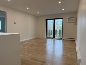 100 Grandview Ave in Quincy, MA - Building Photo - Building Photo