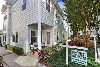 632 Charles Ct S in St. Petersburg, FL - Building Photo - Building Photo