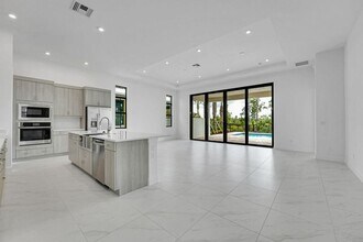 13920 Vivant Dr in Palm Beach Gardens, FL - Building Photo - Building Photo