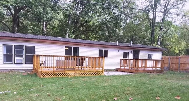 54020 Echo Ln in Bristol, IN - Building Photo - Building Photo