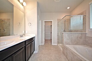 1015 Modesto Dr in Arcola, TX - Building Photo