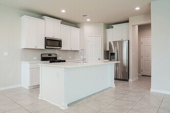 5306 Golden Canary Ln in Austin, TX - Building Photo - Building Photo