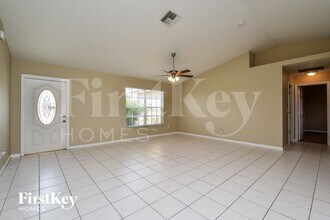 117 Blackstone Dr in Ft. Myers, FL - Building Photo - Building Photo