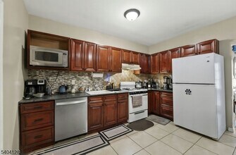 15 Wales Ave in Jersey City, NJ - Building Photo - Building Photo