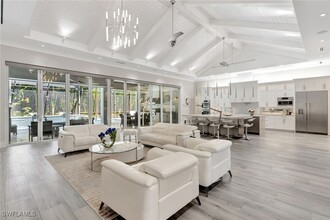 555 Mooring Line Dr in Naples, FL - Building Photo - Building Photo