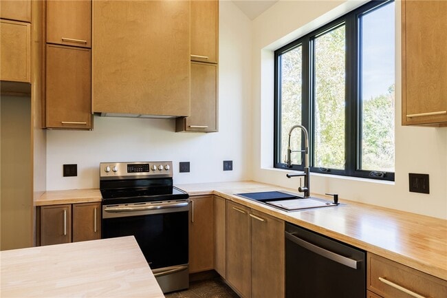 property at 2989 Ryder Rd