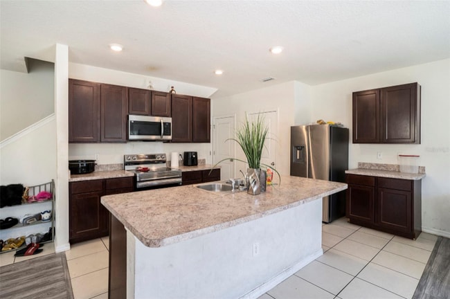 10023 Merry Fawn Ct in Sun City Center, FL - Building Photo - Building Photo