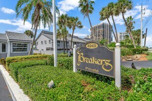 4949 N Hwy A1A in Fort Pierce, FL - Building Photo