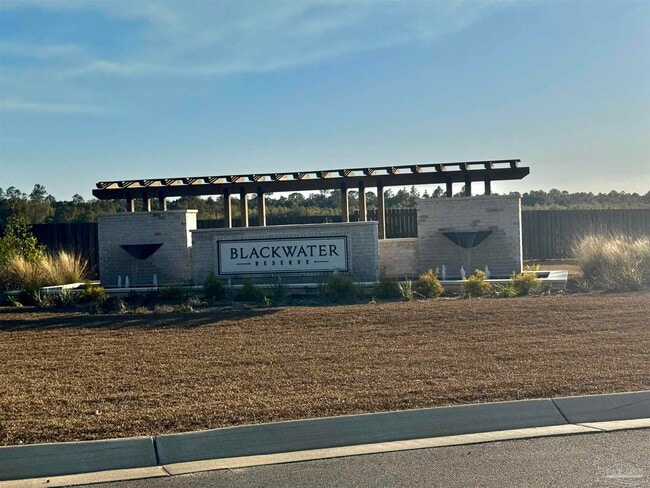 8057 Fir Tree Dr in Milton, FL - Building Photo - Building Photo