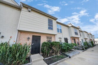 12667 Windsor Village Dr in Houston, TX - Building Photo - Building Photo