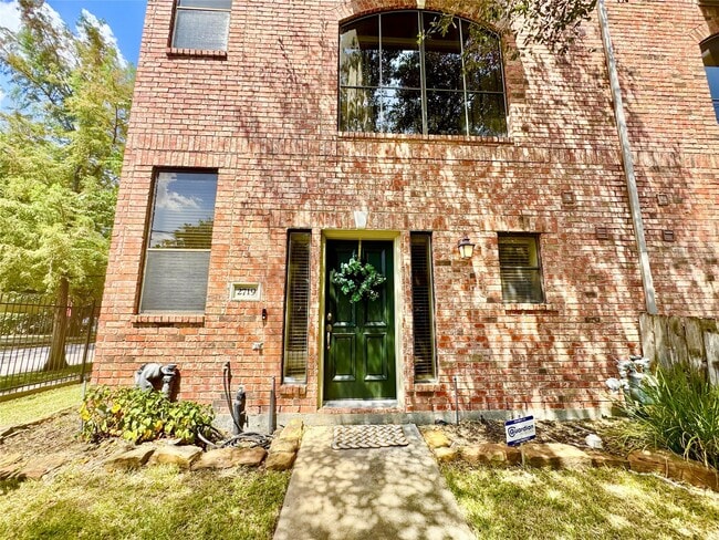 property at 2719 La Branch St