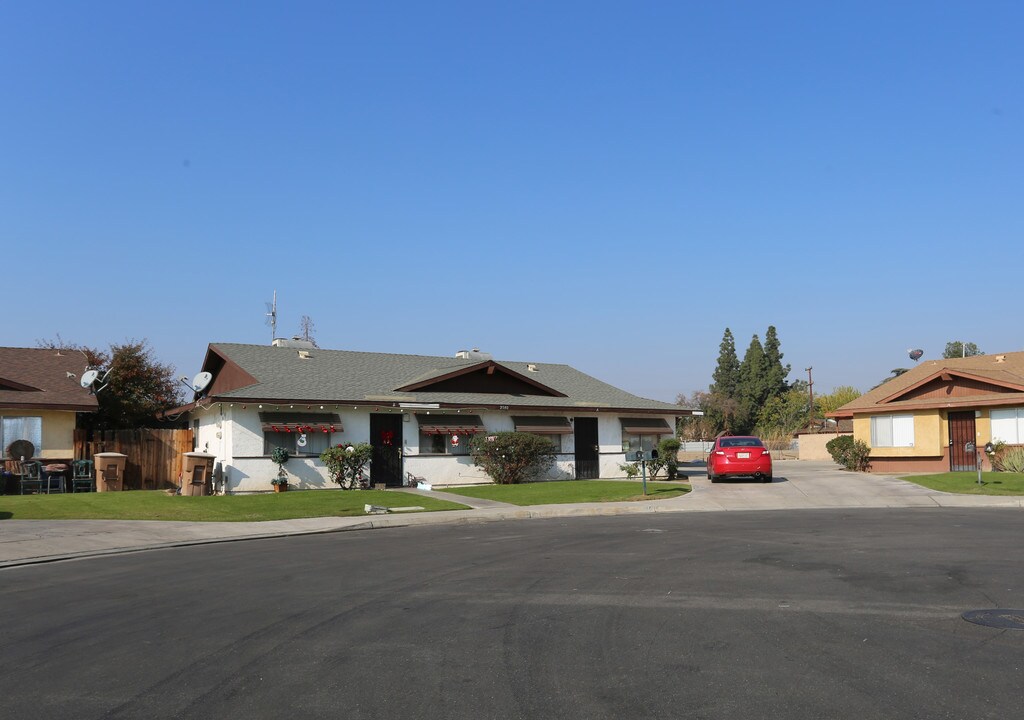 2540 Patti Ct in Bakersfield, CA - Foto de edificio
