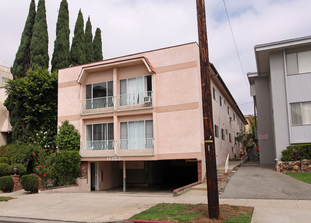 Jewel box in the heart of Brentwood. Walke... in Los Angeles, CA - Foto de edificio