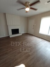 3230 Nebraska Ave in Dallas, TX - Foto de edificio - Building Photo