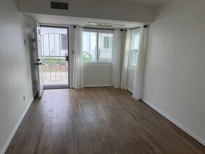 4566 Muir Ave in San Diego, CA - Building Photo - Building Photo