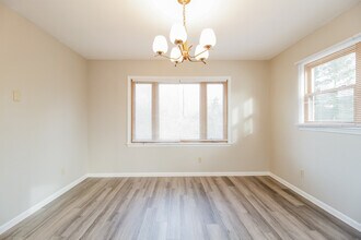 2480 Sylmar Ct in Cincinnati, OH - Building Photo - Building Photo