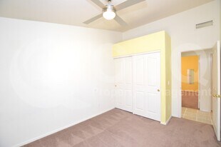 1661 W Springfield Way in Chandler, AZ - Building Photo