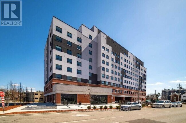 1 Wellington St in Brantford, ON - Building Photo - Building Photo