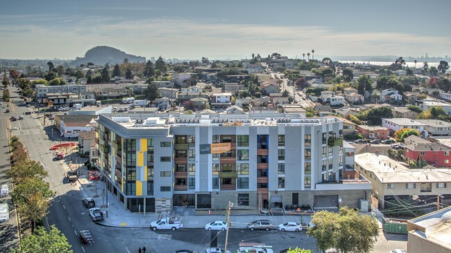 Cerrito Vista Apartments in El Cerrito, CA - Building Photo - Building Photo