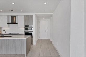 301 Quay Cmn in Sarasota, FL - Building Photo - Building Photo