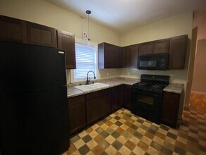 923 Russell St in Kalamazoo, MI - Building Photo - Building Photo