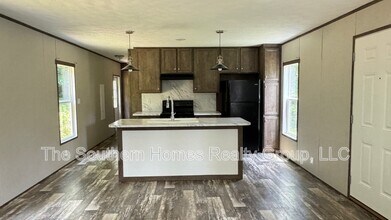 1418 Co Rd 700 in Athens, TN - Foto de edificio - Building Photo
