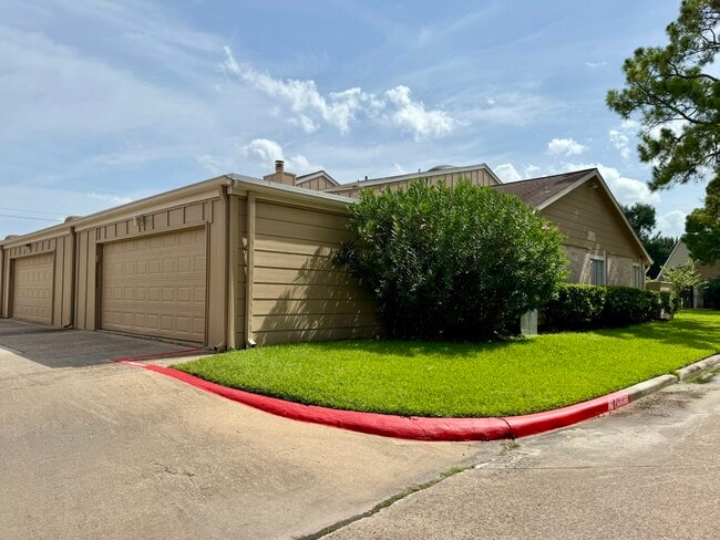 11633 Village Pl Dr