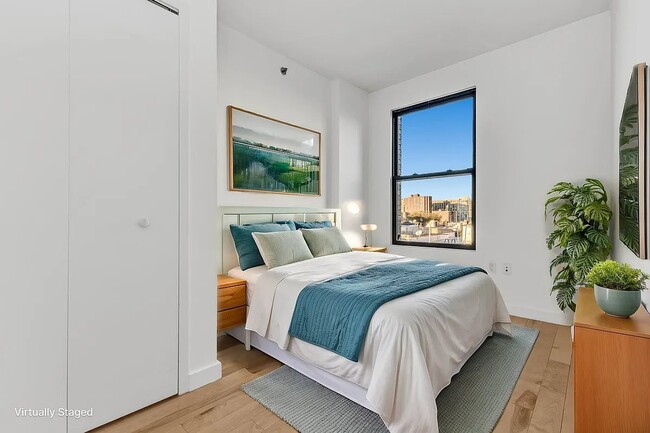 63 W 104th St in New York, NY - Building Photo - Building Photo