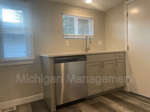 3370 Harris St in Ferndale, MI - Building Photo - Building Photo
