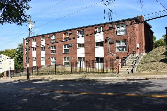 650-660 650-660 Straight St in Cincinnati, OH - Building Photo - Building Photo