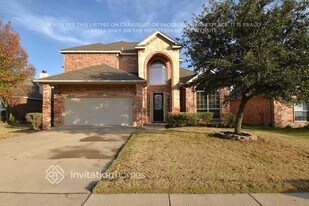 908 Evergreen Ln in Burleson, TX - Building Photo