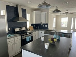 15666 49th St N in Clearwater, FL - Building Photo - Building Photo