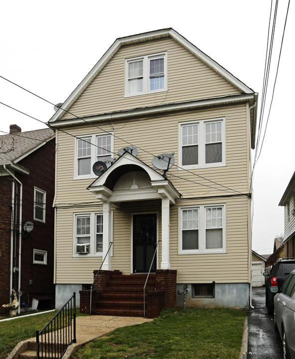 13 Watson Ave in Elizabeth, NJ - Building Photo