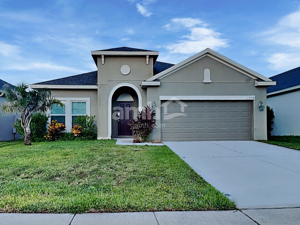 1838 Castleton Dr in St. Cloud, FL - Building Photo