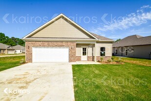 46 HAWK LN in Lincoln, AL - Building Photo