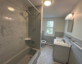 43 West St, Unit 2nd floor in Northport, NY - Building Photo - Building Photo