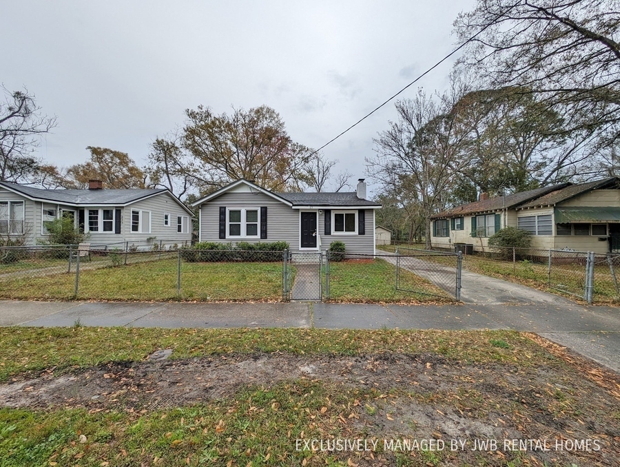 815 Mackinaw St in Jacksonville, FL - Building Photo