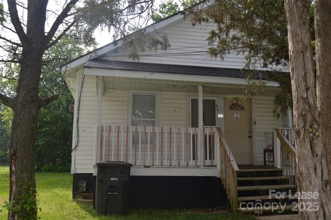 208 Wilson St in Statesville, NC - Building Photo - Building Photo