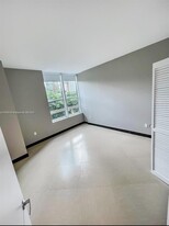 951 Brickell Ave, Unit 1106 in Miami, FL - Building Photo - Building Photo