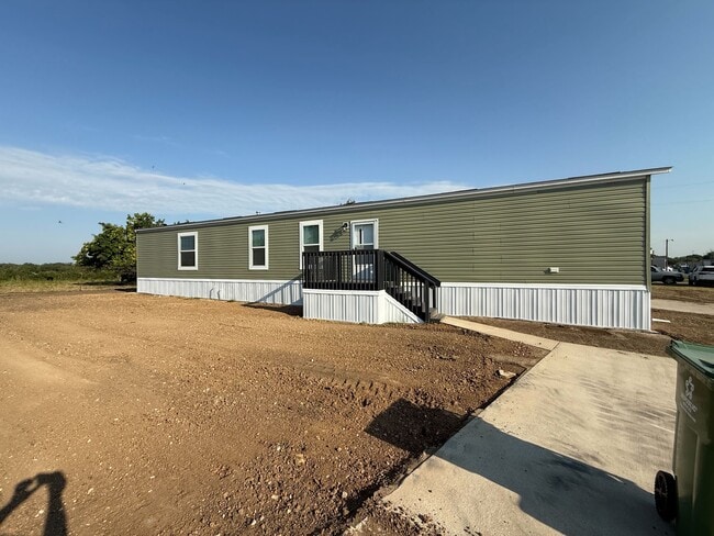 139 Ponderosa Way in Sanger, TX - Building Photo - Building Photo